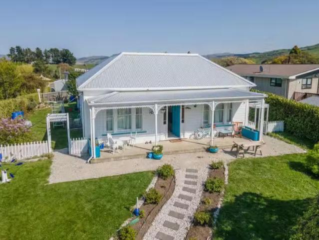 House for sale in Otakou