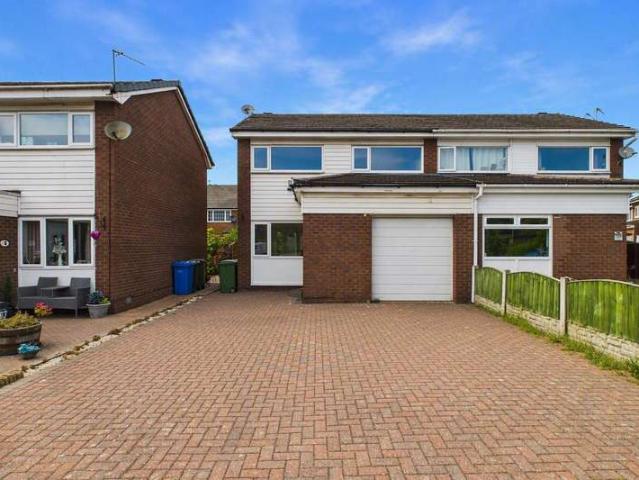 Property for rent in Longbarn, Warrington