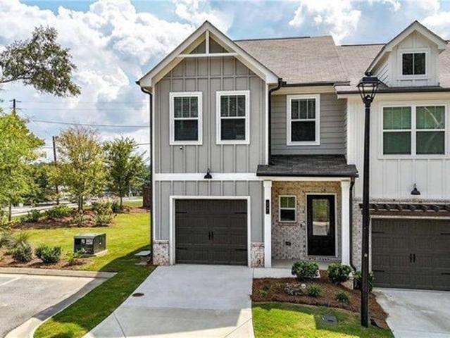 Townhouse for sale in Austell, Cobb County