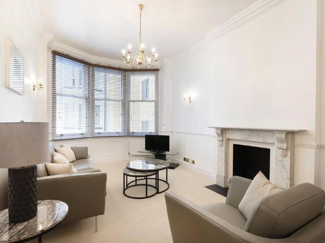 Apartment for rent in Mayfair, Greater London