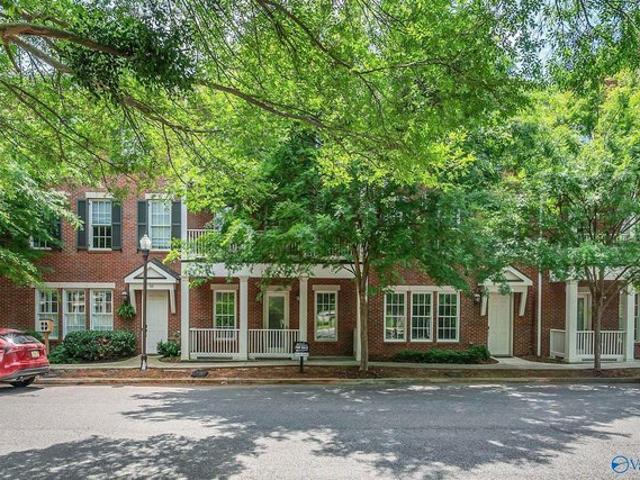 Townhouse for sale in Huntsville, Alabama