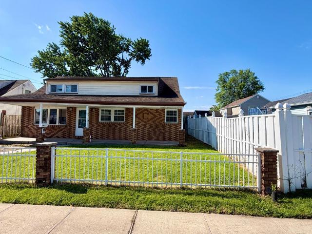 House for sale in Avenel, New Jersey