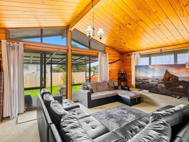House for sale in Weymouth, Manurewa