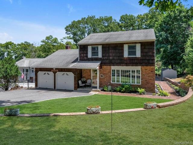 House for sale in Smithtown, New York