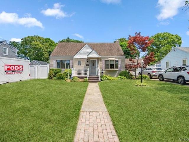 House for sale in Bohemia, New York