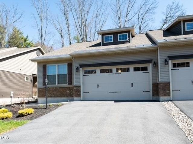 Townhouse for sale in Delmar, New York