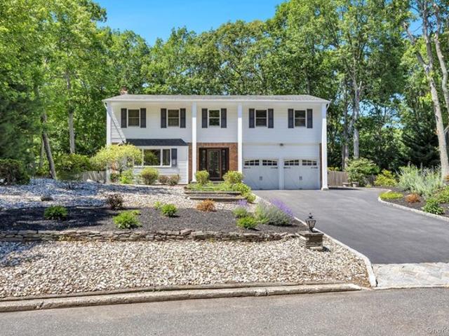 House for sale in Smithtown, New York