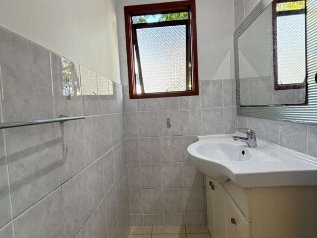 House for rent in Paremoremo