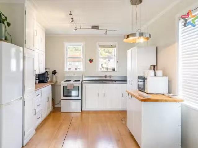 House for sale in Days Bay, Wellington