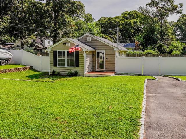 House for sale in Centereach, New York