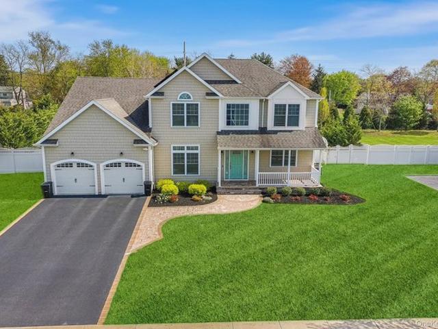 House for sale in Huntington, New York