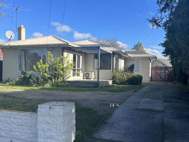 House for rent in Chaslands, Canterbury