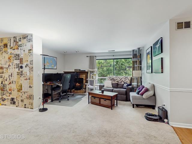 Condo for sale in Elgin Condo for sale in Elgin