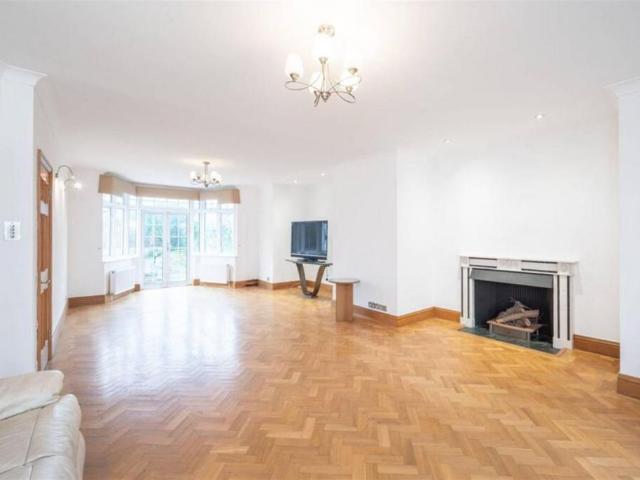 House for rent in London Borough of Barnet, Greater London