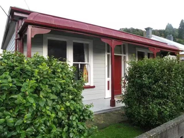 House for rent in Otakou