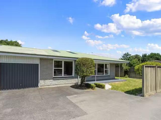 House for sale in Chaslands, Canterbury
