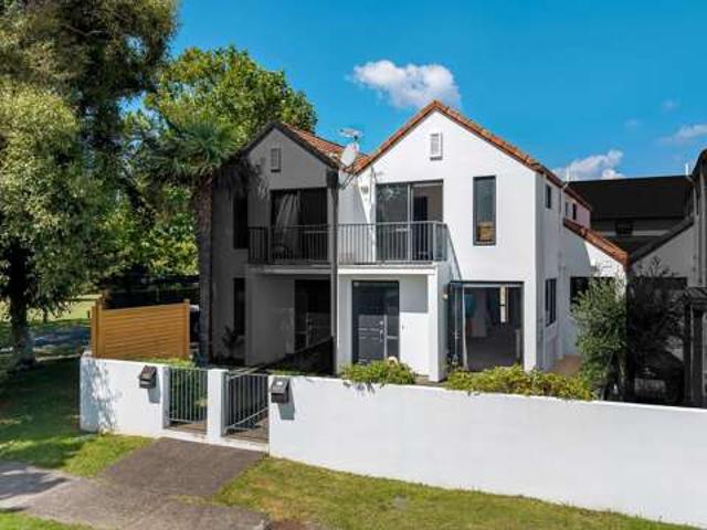 House for sale in Howick, Oroua County