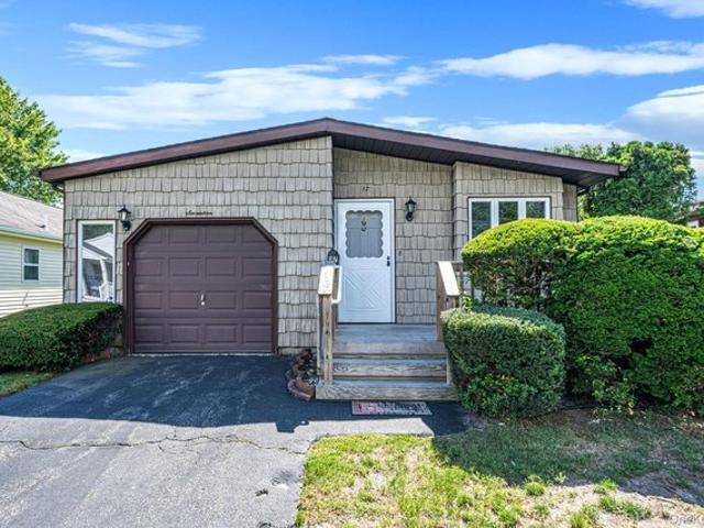 House for sale in Manorville, Town of Brookhaven