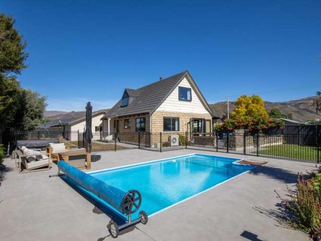 House for sale in Otakou