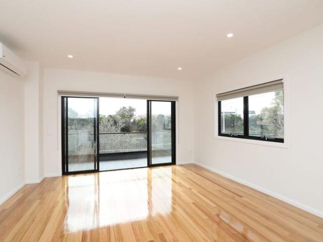 Townhouse for rent in Camerons Creek, Victoria
