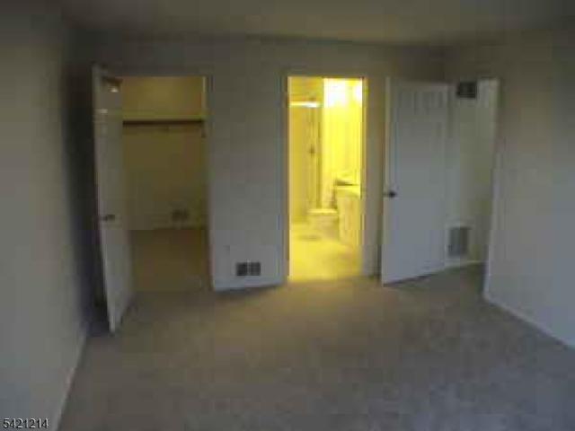 Townhouse for sale in Kendall Park, New Jersey