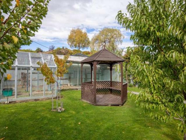 House for sale in Otakou