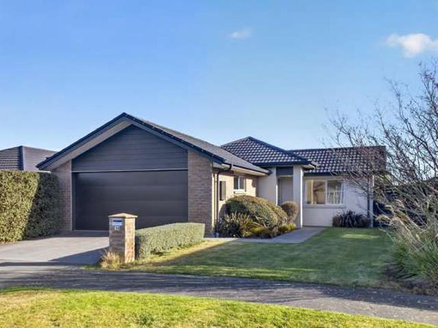 House for sale in Chaslands, Canterbury