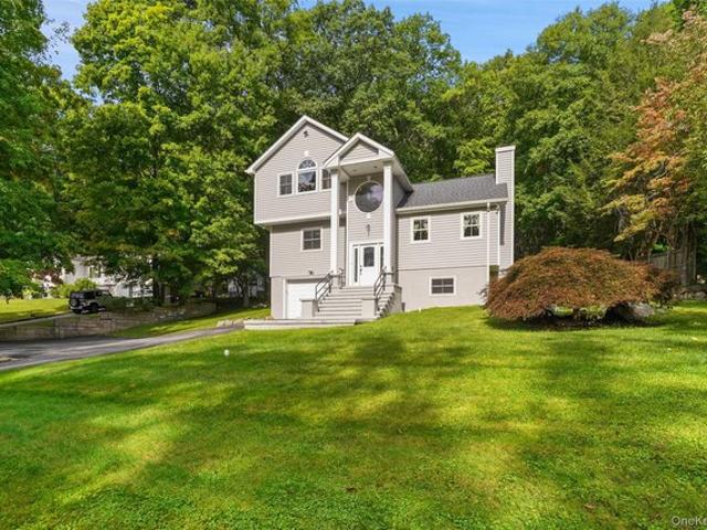 House for sale in Baldwin Place, New York