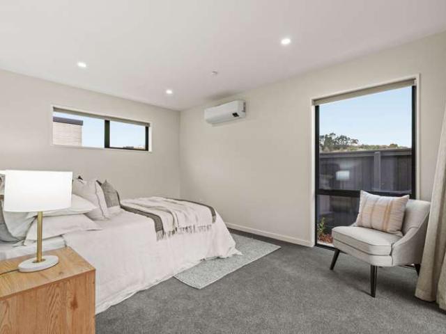 House for sale in Chaslands, Canterbury