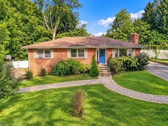 House for sale in Gillette, Long Hill Township