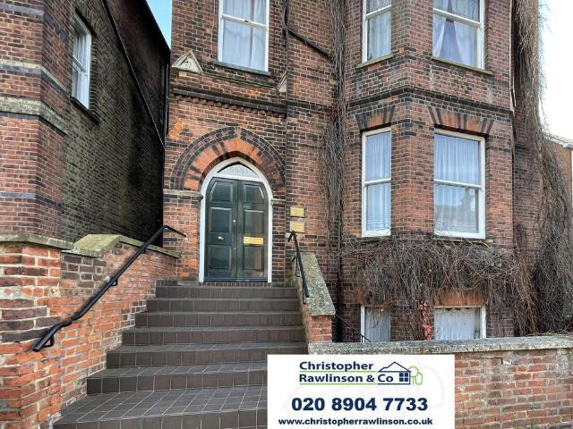 Apartment for rent in Harrow on the Hill, Greater London