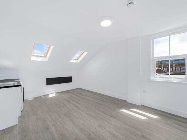 Studio for rent in Alton Barnes, Essex