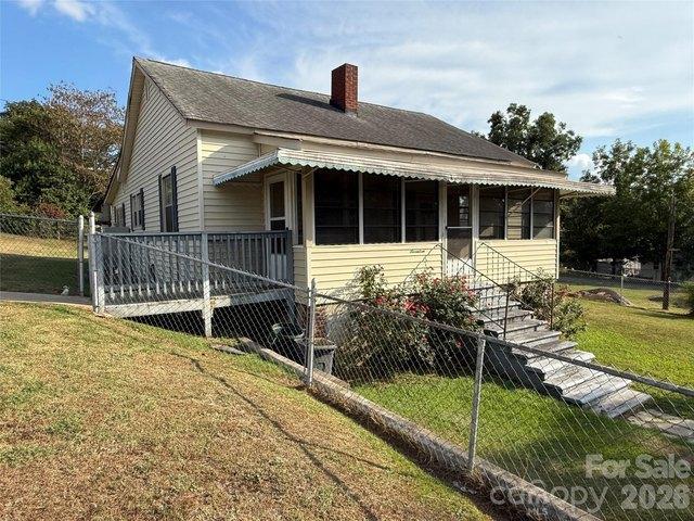 House for sale in Great Falls, South Carolina