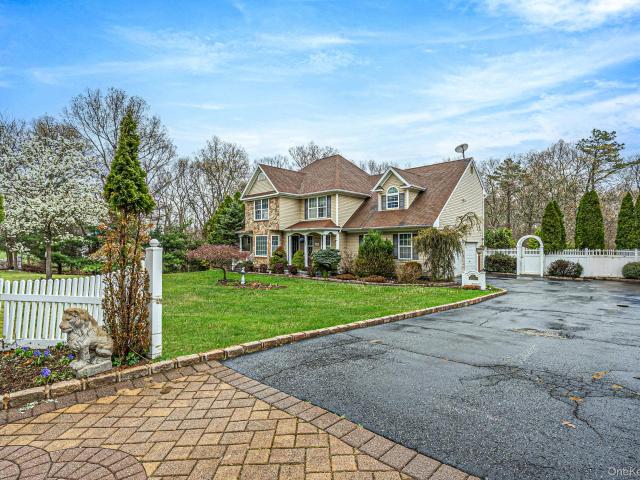 House for sale in Centereach, New York