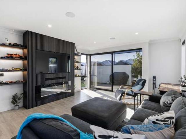 House for sale in Chaslands, Canterbury