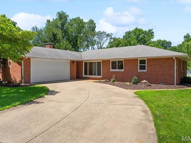 House for sale in Fairview Heights, Illinois