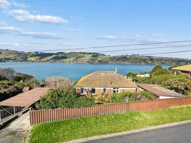 House for sale in Otakou