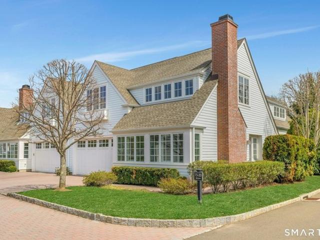 Townhouse for sale in Darien, Connecticut