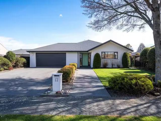 House for sale in Chaslands, Canterbury