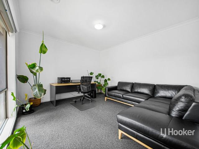 House for rent in Riverdale Village, Melbourne
