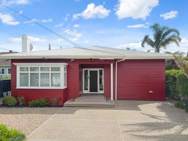House for sale in Balmoral