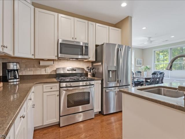 Condo for sale in Warren, New Jersey