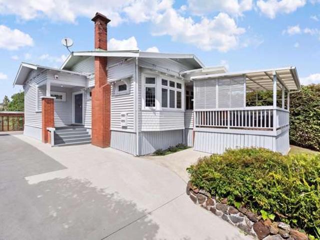 House for sale in Mount Albert, Albert-Eden