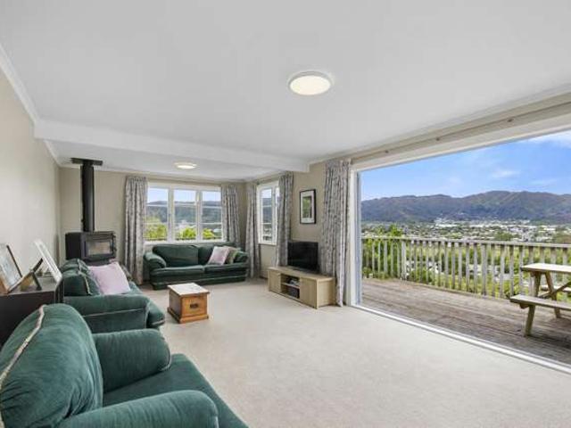 House for sale in Days Bay, Wellington