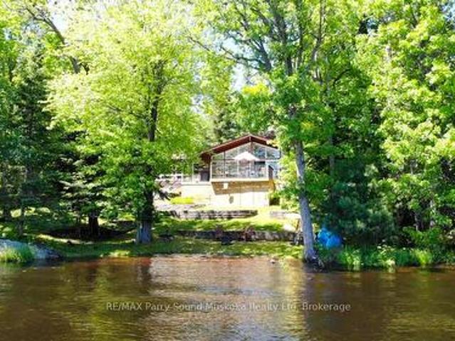 House for sale in Ontario