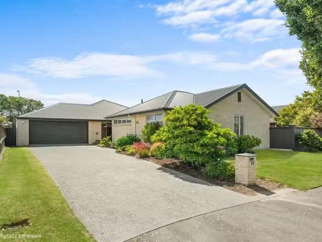 House for sale in Chaslands, Canterbury