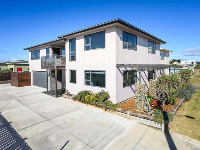House for sale in Foxton Beach, Horowhenua District