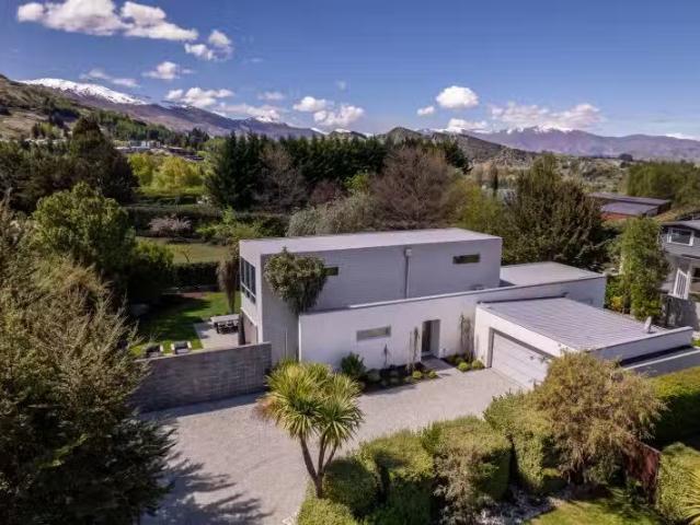 House for sale in Otakou