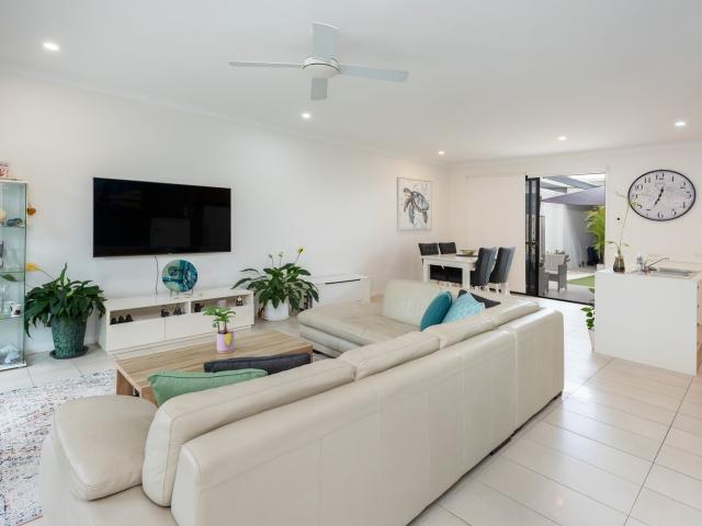 Apartment for rent in Cova Residences, Gold Coast City