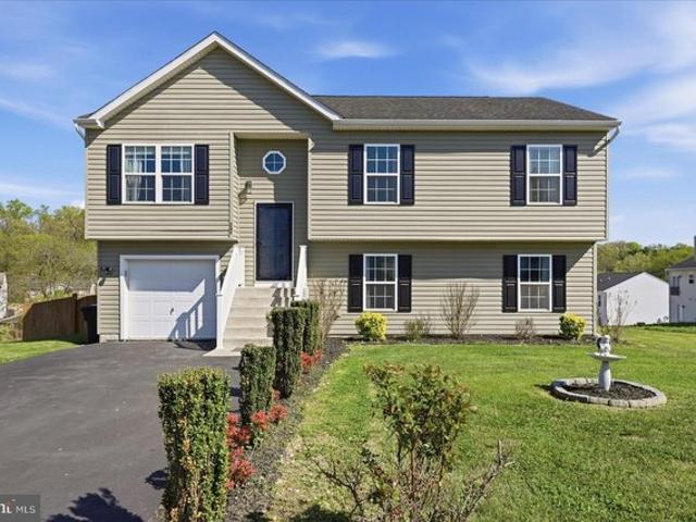House for sale in Bunker Hill, West Virginia